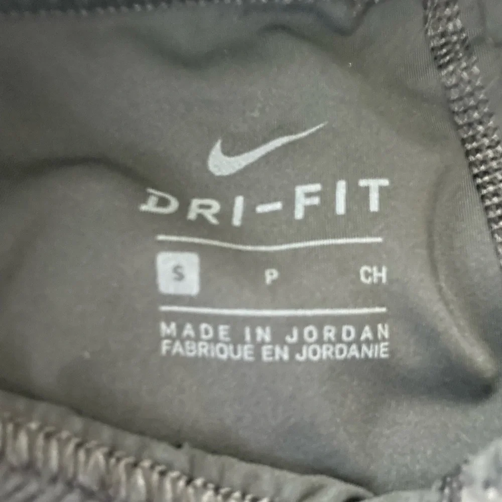 Pro Women's Mid-Rise Mesh-Paneled Leggings - Picture 3 of 4